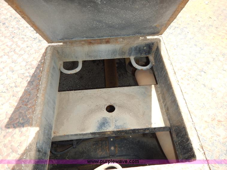 image for item J3856 2008 Ford F450 Super Duty XL Crew Cab flatbed truck