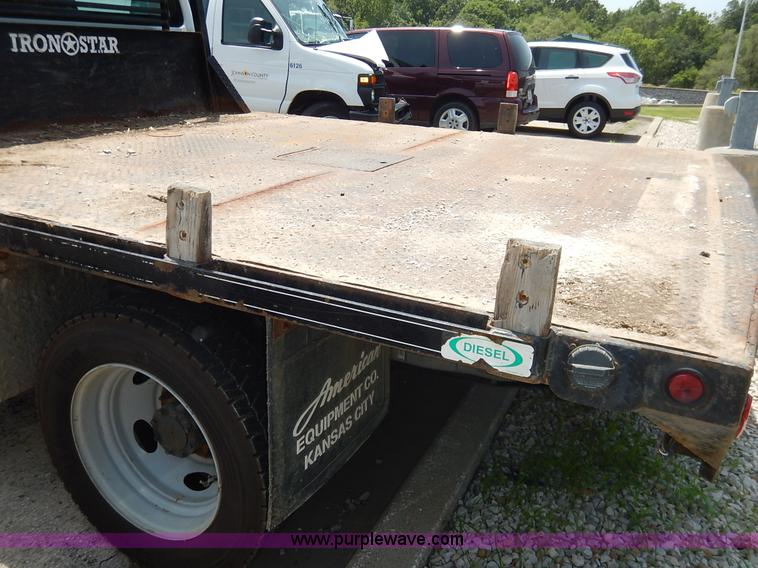 image for item J3856 2008 Ford F450 Super Duty XL Crew Cab flatbed truck