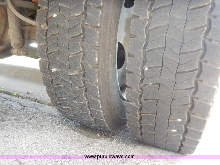 image for item J3856 2008 Ford F450 Super Duty XL Crew Cab flatbed truck