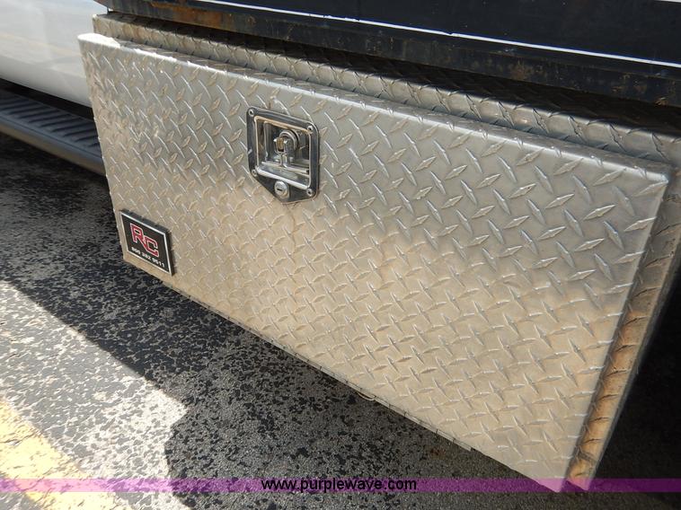 image for item J3856 2008 Ford F450 Super Duty XL Crew Cab flatbed truck