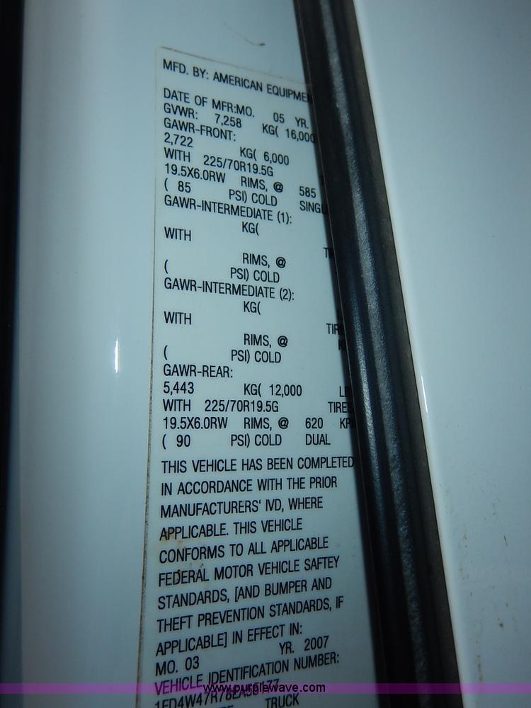 image for item J3856 2008 Ford F450 Super Duty XL Crew Cab flatbed truck