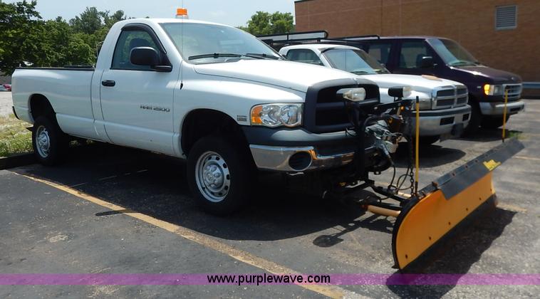 image for item J3861 2004 Dodge Ram 2500 HD pickup truck
