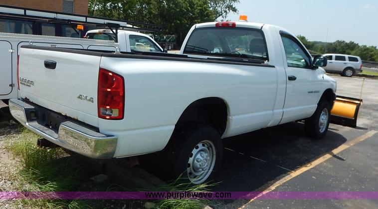 image for item J3861 2004 Dodge Ram 2500 HD pickup truck