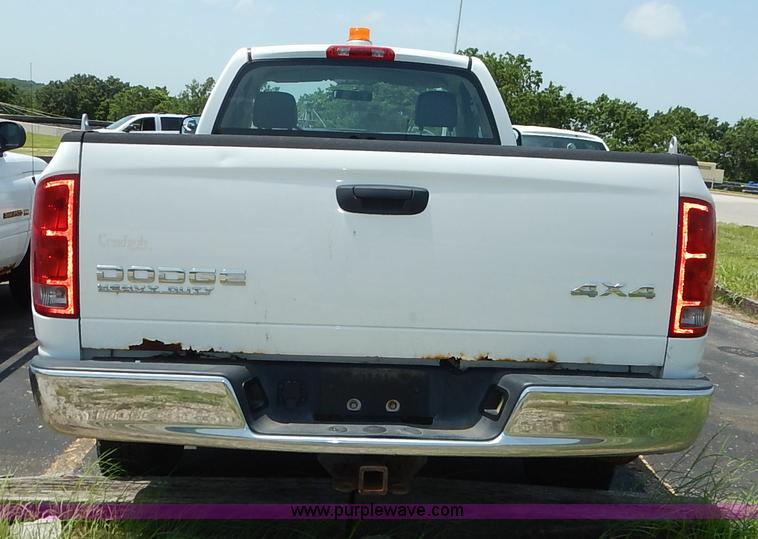 image for item J3861 2004 Dodge Ram 2500 HD pickup truck