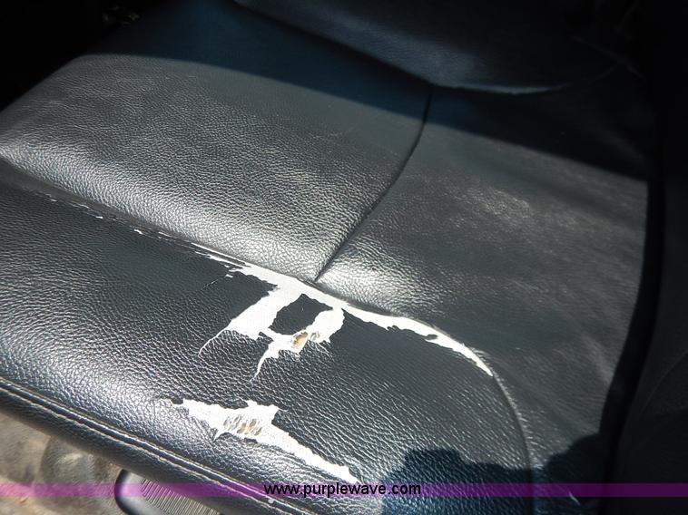 image for item J3861 2004 Dodge Ram 2500 HD pickup truck