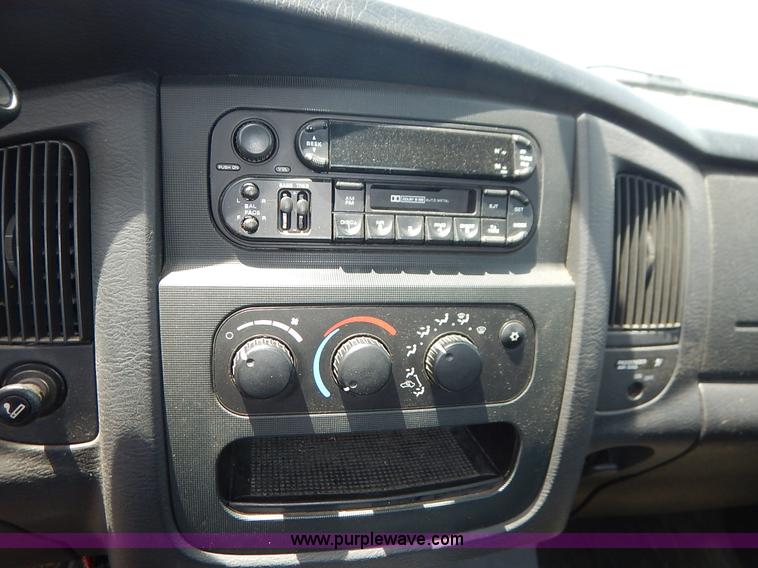 image for item J3861 2004 Dodge Ram 2500 HD pickup truck