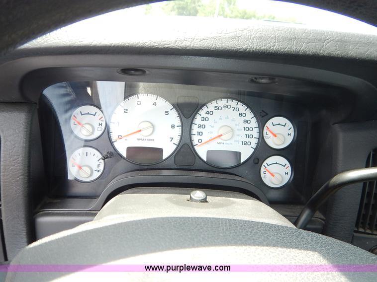 image for item J3861 2004 Dodge Ram 2500 HD pickup truck