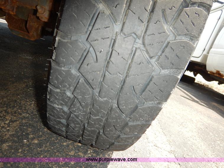 image for item J3861 2004 Dodge Ram 2500 HD pickup truck