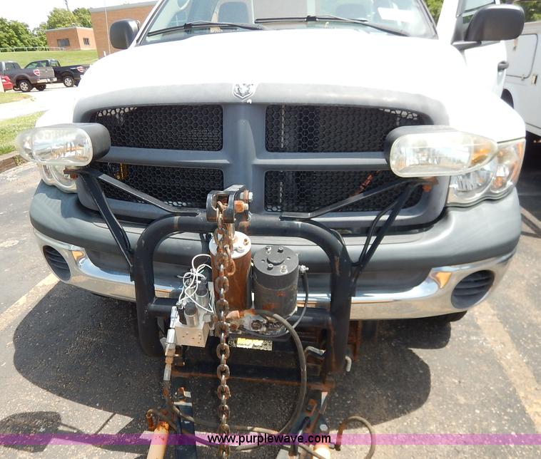 image for item J3861 2004 Dodge Ram 2500 HD pickup truck