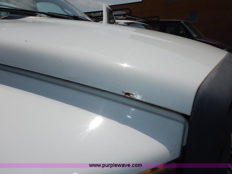 image for item J3861 2004 Dodge Ram 2500 HD pickup truck