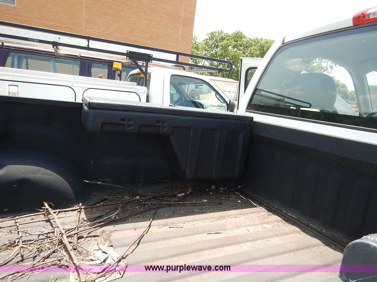 image for item J3861 2004 Dodge Ram 2500 HD pickup truck