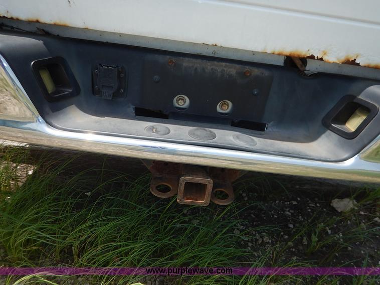 image for item J3861 2004 Dodge Ram 2500 HD pickup truck