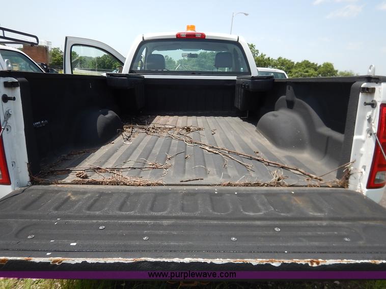 image for item J3861 2004 Dodge Ram 2500 HD pickup truck