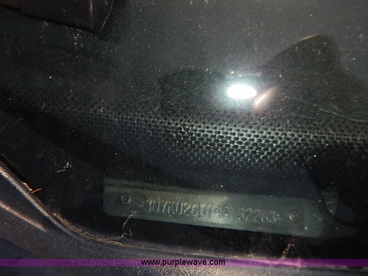 image for item J3861 2004 Dodge Ram 2500 HD pickup truck