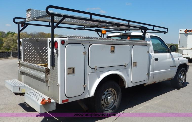 image for item J3964 2001 Dodge Ram 2500 utility truck
