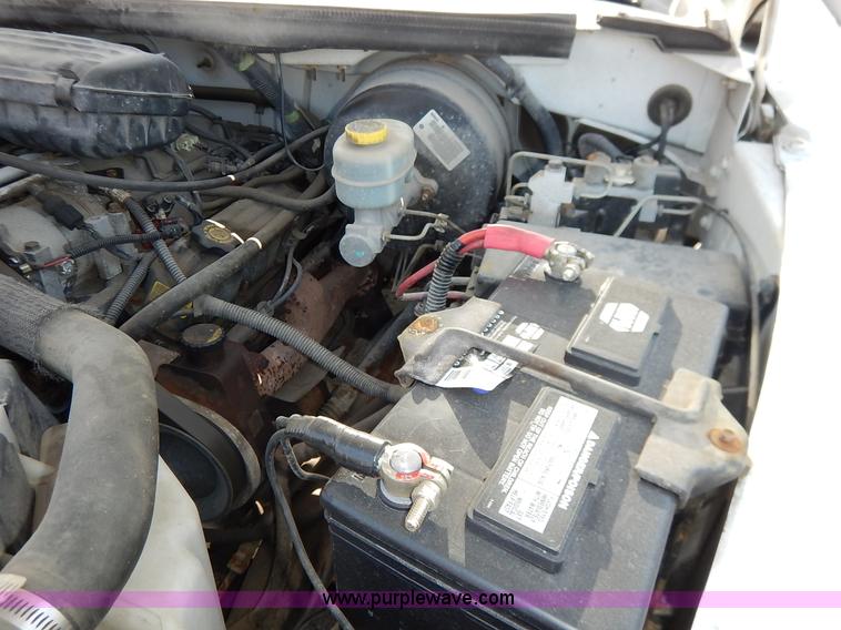 image for item J3964 2001 Dodge Ram 2500 utility truck