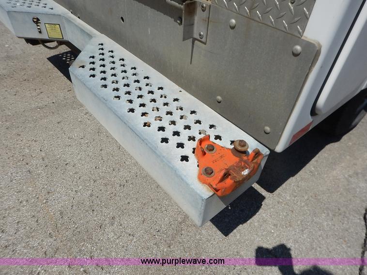 image for item J3964 2001 Dodge Ram 2500 utility truck