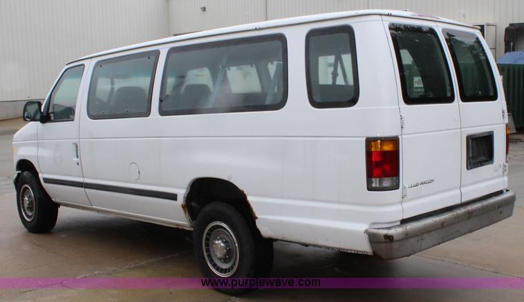 image for item J5901 1993 Ford Club Wagon van