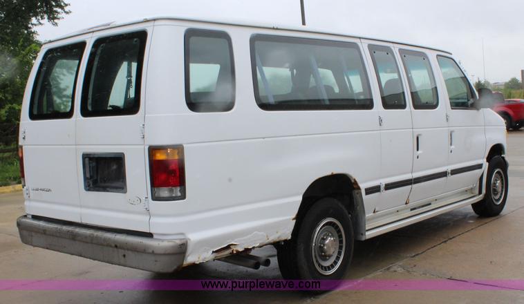 image for item J5901 1993 Ford Club Wagon van