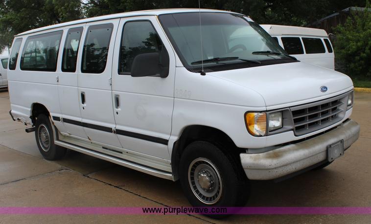 image for item J5901 1993 Ford Club Wagon van