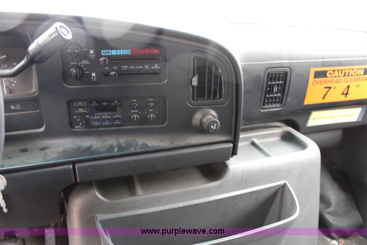 image for item J5901 1993 Ford Club Wagon van