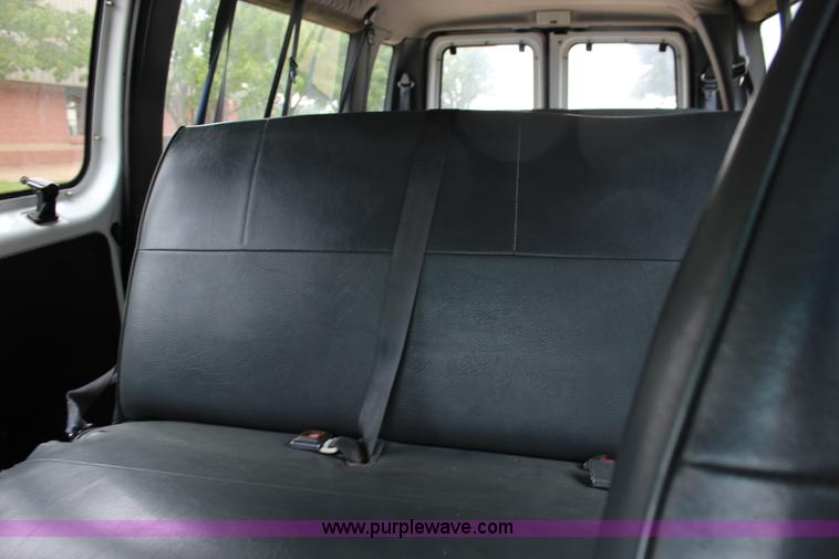 image for item J5901 1993 Ford Club Wagon van