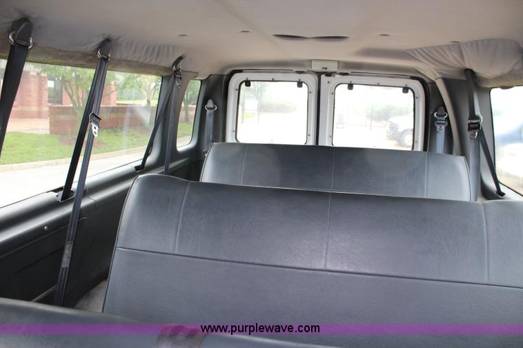 image for item J5901 1993 Ford Club Wagon van