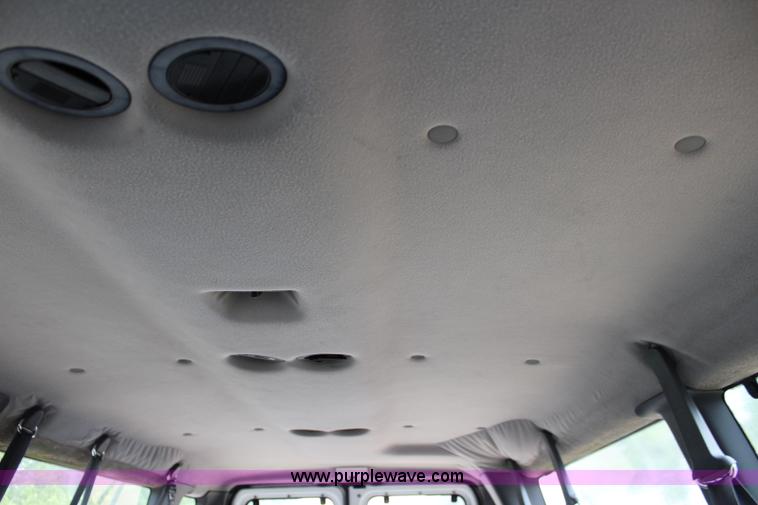 image for item J5901 1993 Ford Club Wagon van