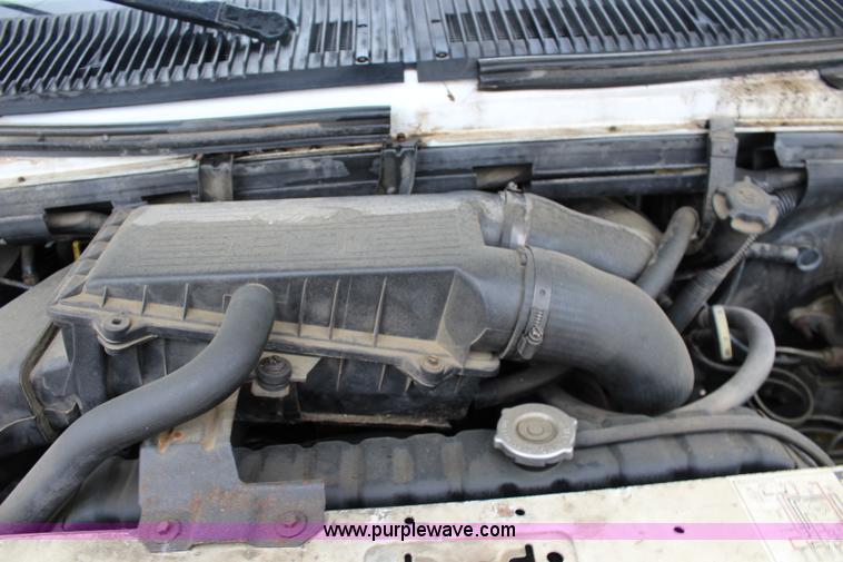 image for item J5901 1993 Ford Club Wagon van