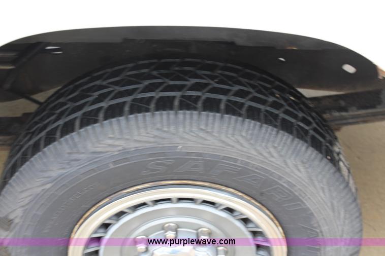 image for item J5901 1993 Ford Club Wagon van