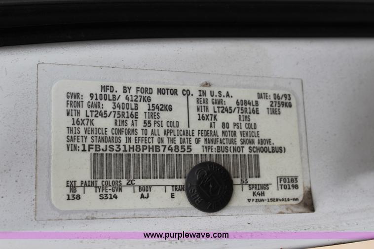 image for item J5901 1993 Ford Club Wagon van