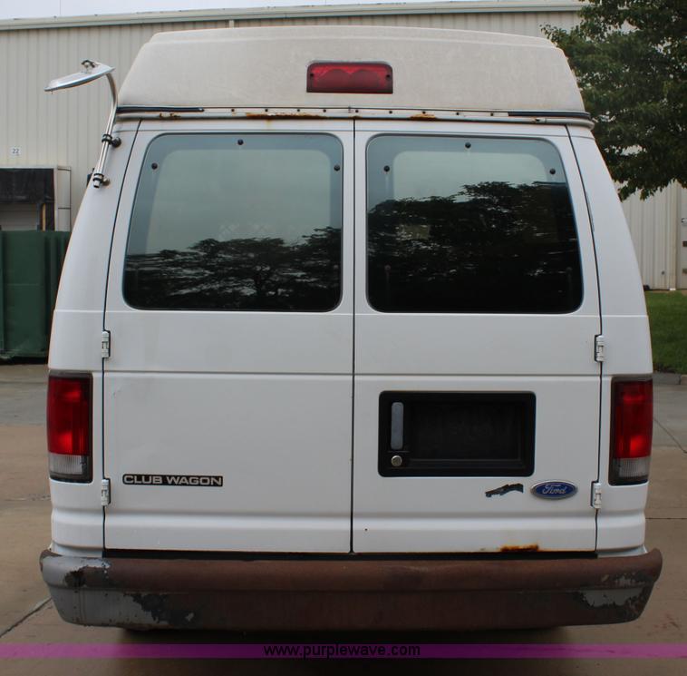 image for item J5905 1997 Ford Club Wagon Super van