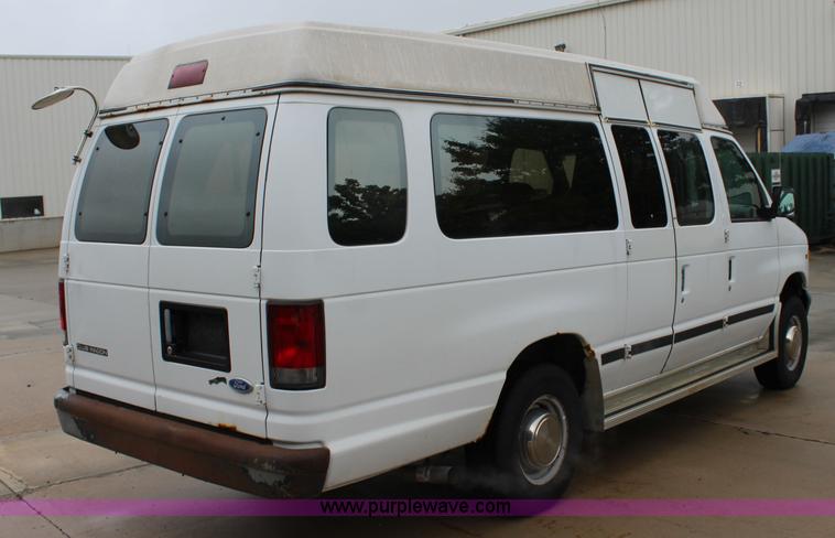 image for item J5905 1997 Ford Club Wagon Super van