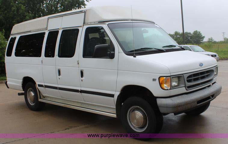 image for item J5905 1997 Ford Club Wagon Super van