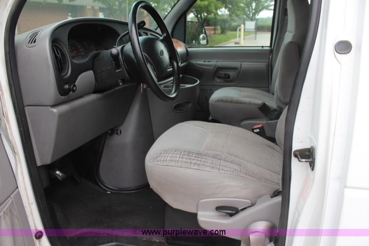 image for item J5905 1997 Ford Club Wagon Super van