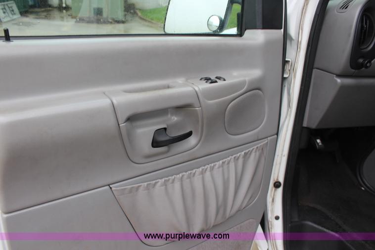 image for item J5905 1997 Ford Club Wagon Super van