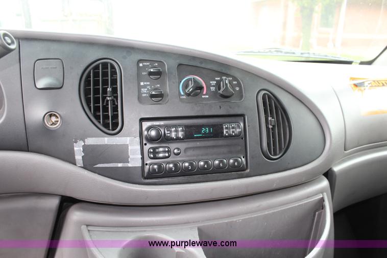 image for item J5905 1997 Ford Club Wagon Super van