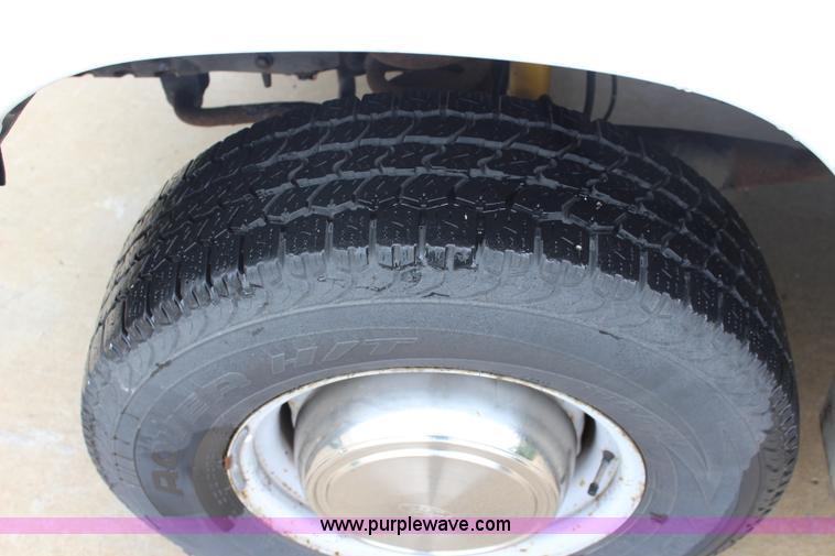 image for item J5905 1997 Ford Club Wagon Super van