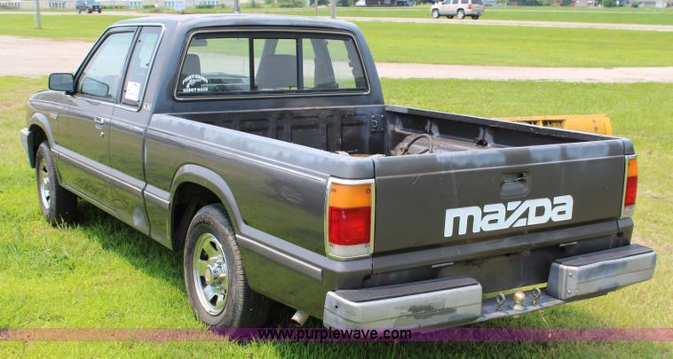 image for item J5951 1987 Mazda B2000 Cab Plus pickup truck