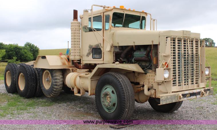 image for item J5954 1979 Oshkosh M911 semi truck