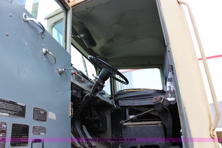 image for item J5954 1979 Oshkosh M911 semi truck