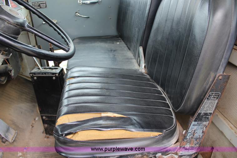 image for item J5954 1979 Oshkosh M911 semi truck