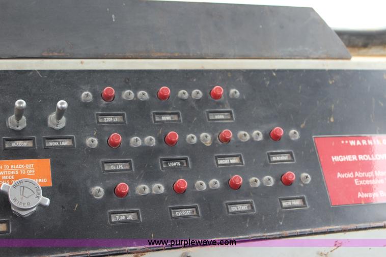 image for item J5954 1979 Oshkosh M911 semi truck