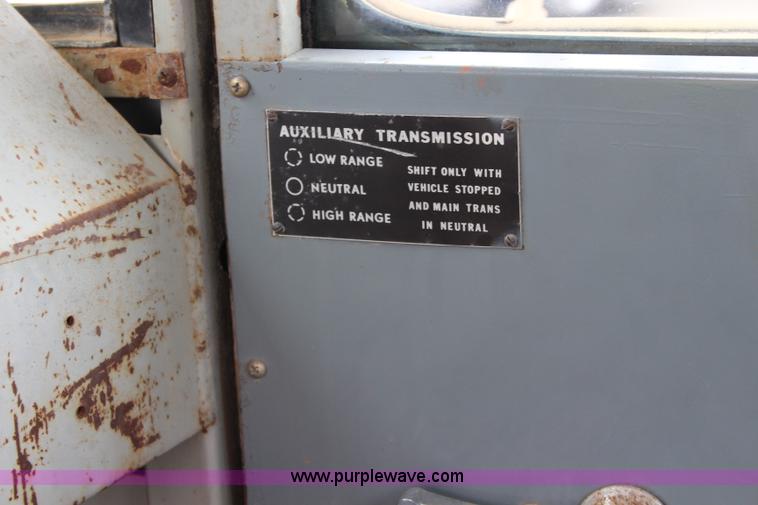 image for item J5954 1979 Oshkosh M911 semi truck