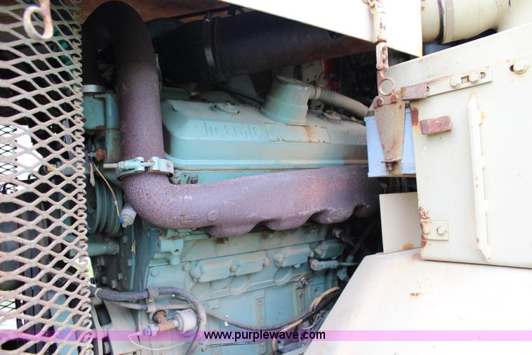 image for item J5954 1979 Oshkosh M911 semi truck