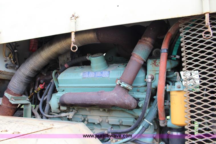 image for item J5954 1979 Oshkosh M911 semi truck