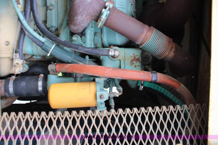 image for item J5954 1979 Oshkosh M911 semi truck