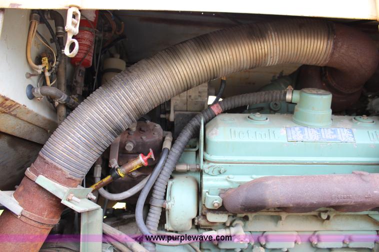 image for item J5954 1979 Oshkosh M911 semi truck