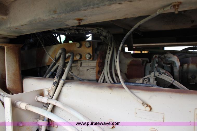 image for item J5954 1979 Oshkosh M911 semi truck