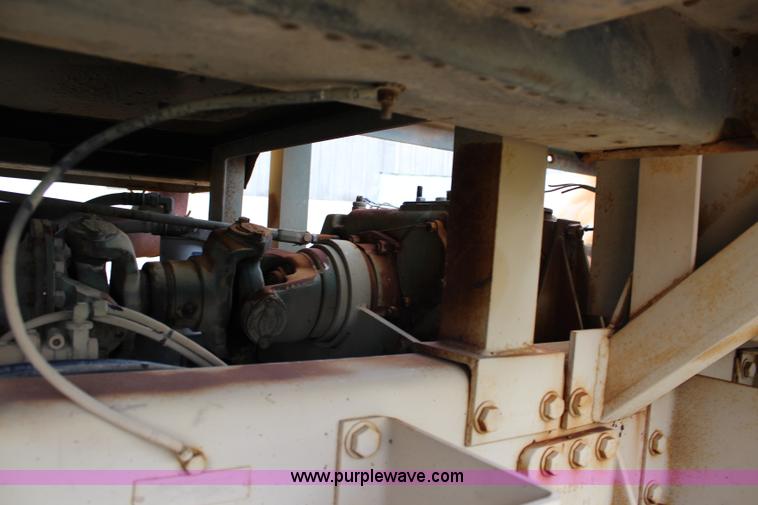 image for item J5954 1979 Oshkosh M911 semi truck